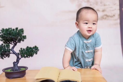 阳泉宝宝脸上小白点